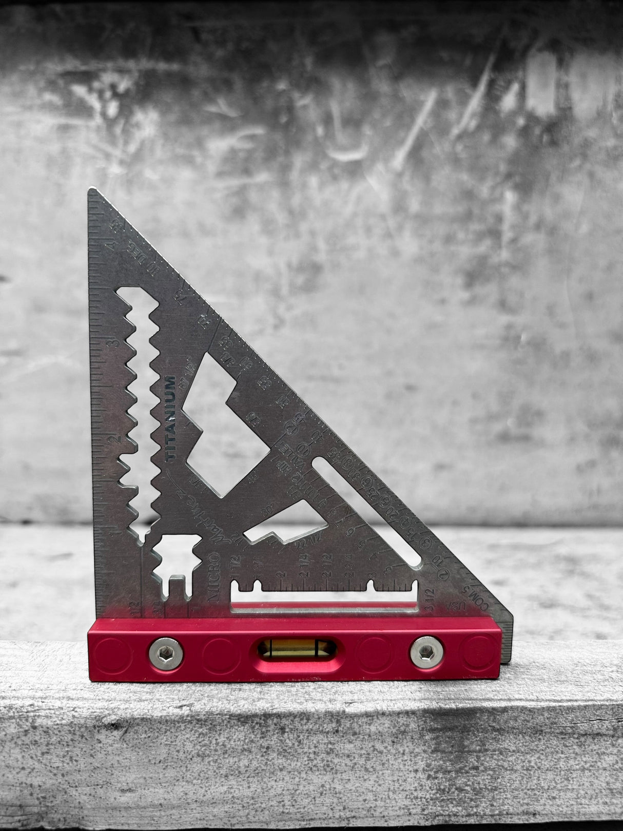 Martinez LevelLine Series – Titanium Micro Square (Imperial Red Heel)