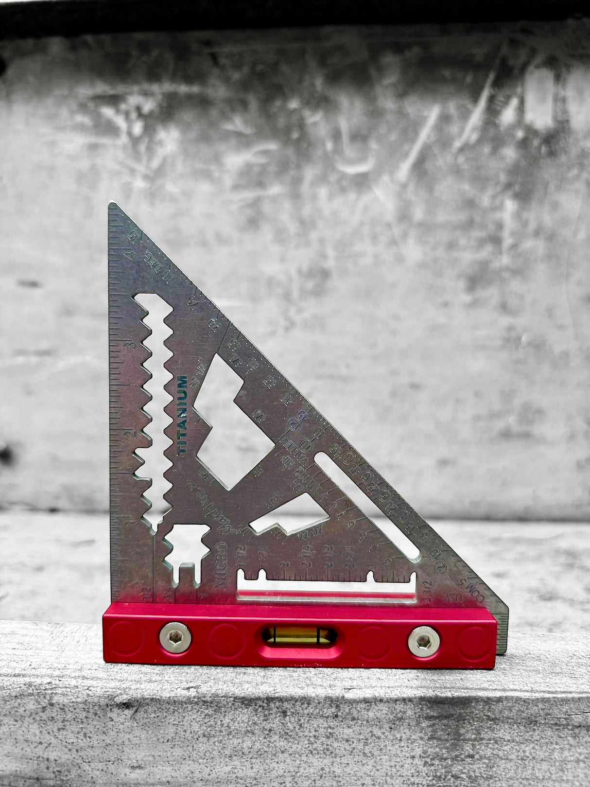 Martinez LevelLine Series – Titanium Micro Square (Imperial Red Heel)